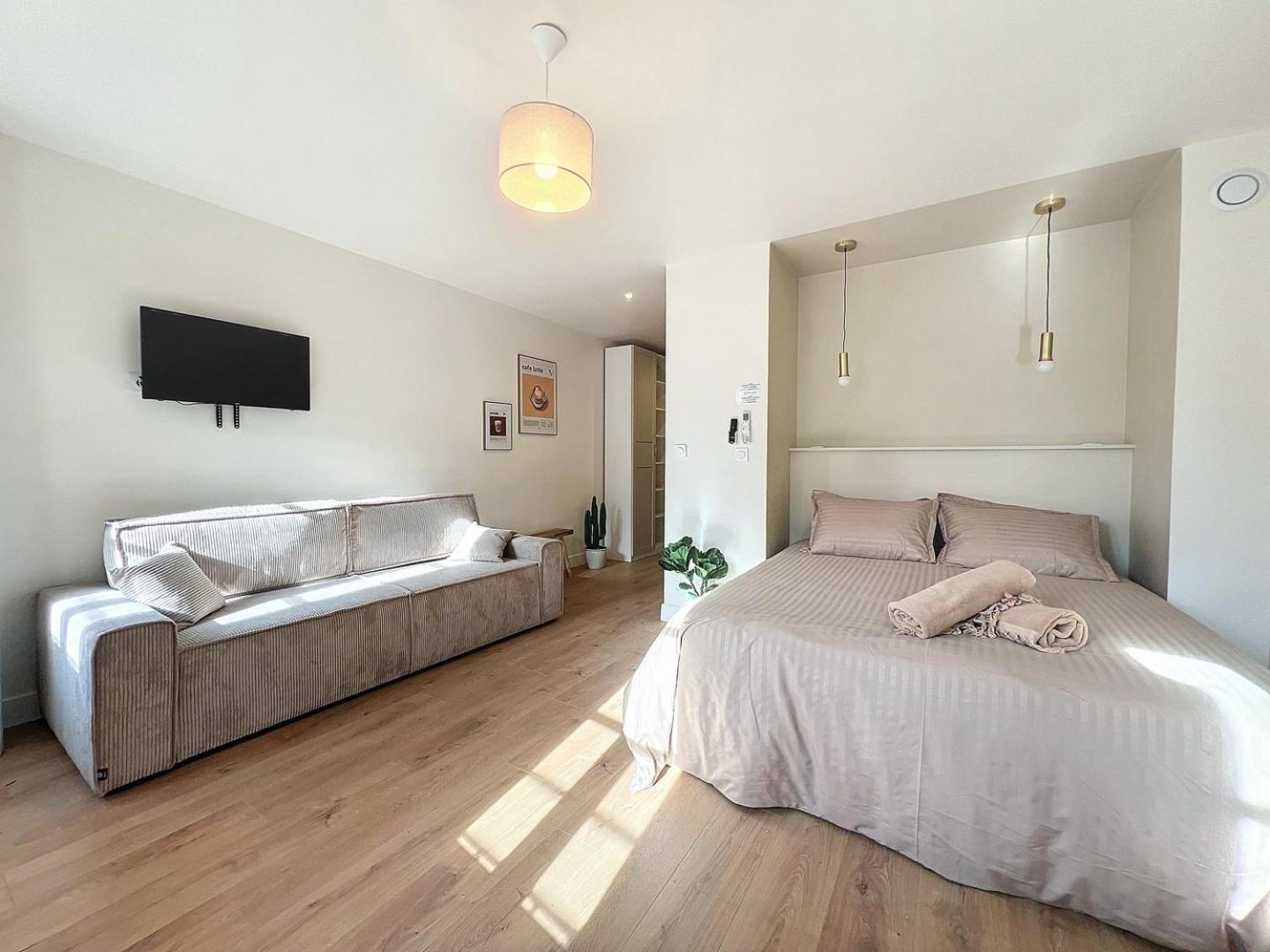 Charmant Appartement - Avec Balcon & Climatisation - Les Freres De La Loc' Marseille Luaran gambar