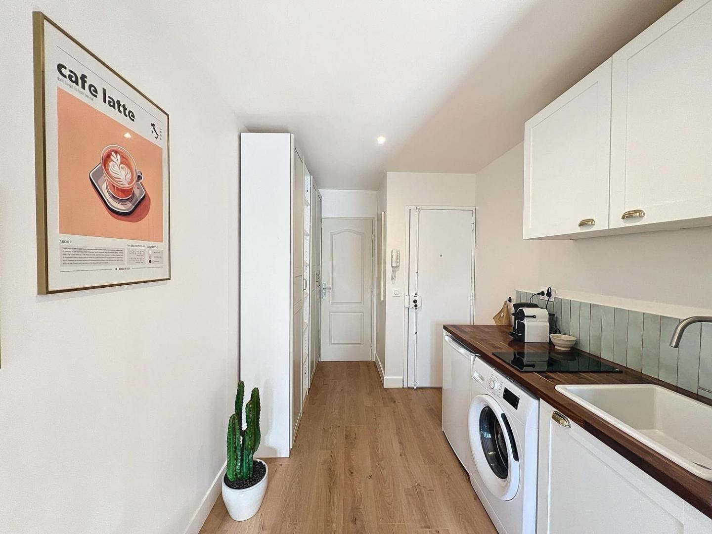 Charmant Appartement - Avec Balcon & Climatisation - Les Freres De La Loc' Marseille Luaran gambar