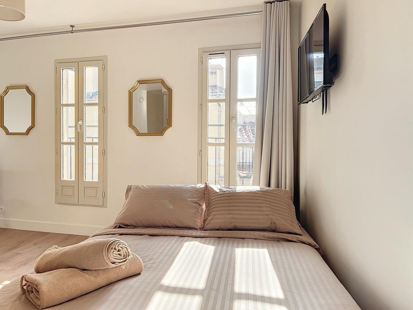 Charmant Appartement - Avec Balcon & Climatisation - Les Freres De La Loc' Marseille Luaran gambar
