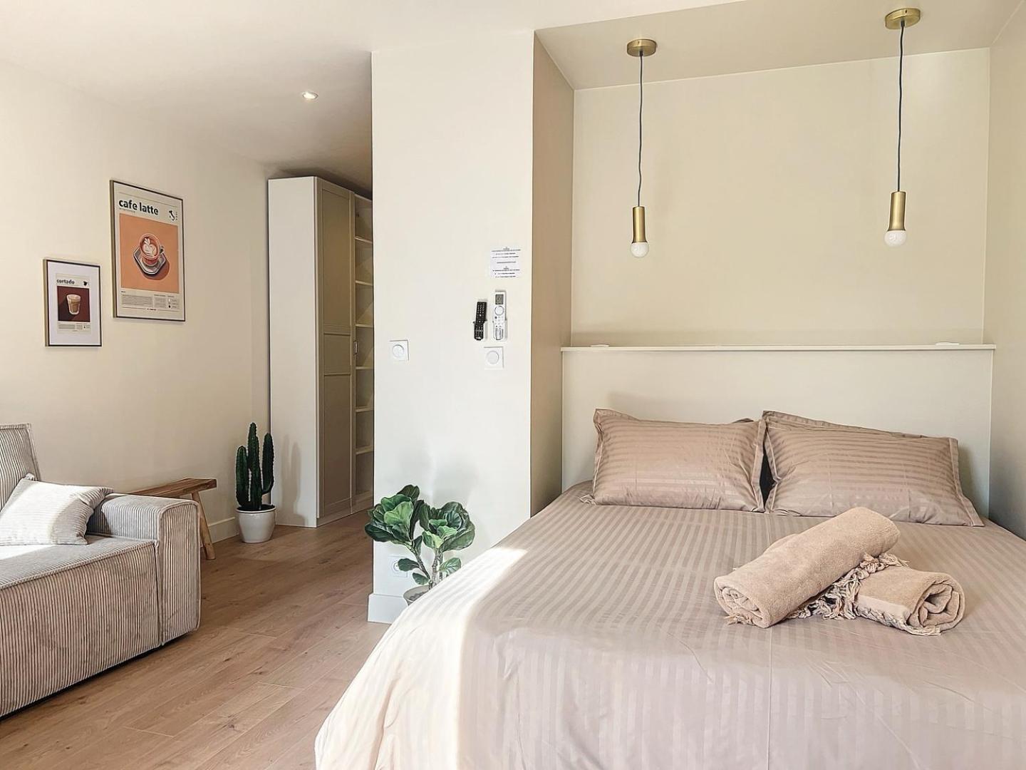 Charmant Appartement - Avec Balcon & Climatisation - Les Freres De La Loc' Marseille Luaran gambar